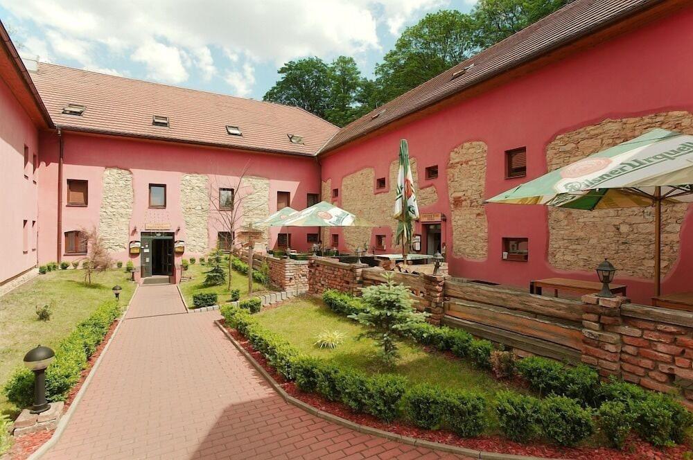 Hotel Stary Pivovar Прага Экстерьер фото